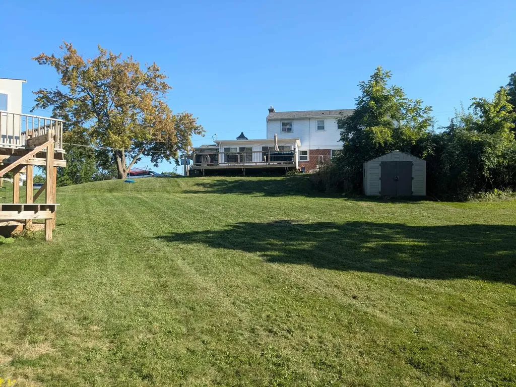 319 Greenridge Drive NW Walker City MI 49544