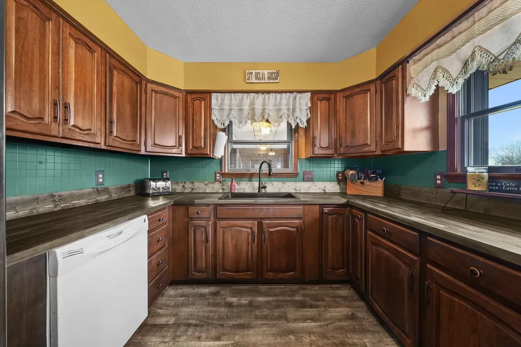 111 S Dana Trail Lake City City MI 49651
