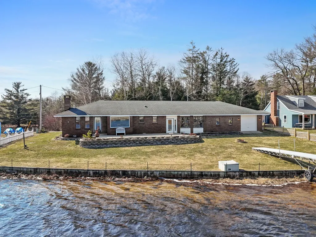 111 S Dana Trail Lake City City MI 49651