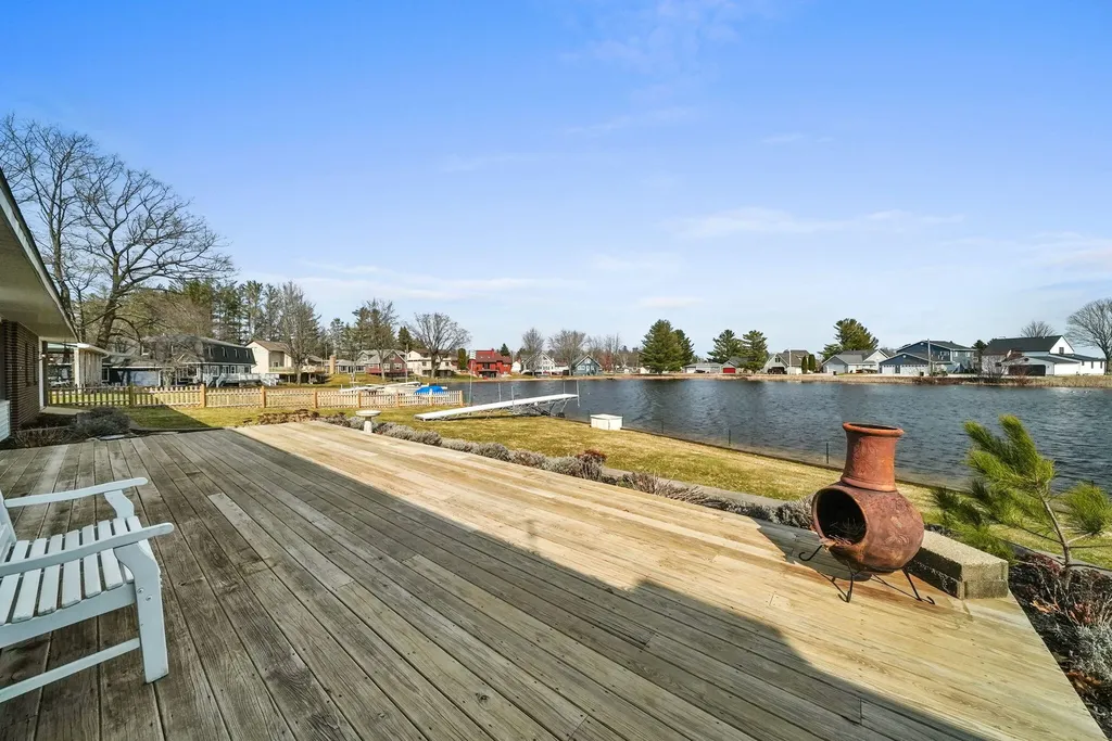 111 S Dana Trail Lake City City MI 49651