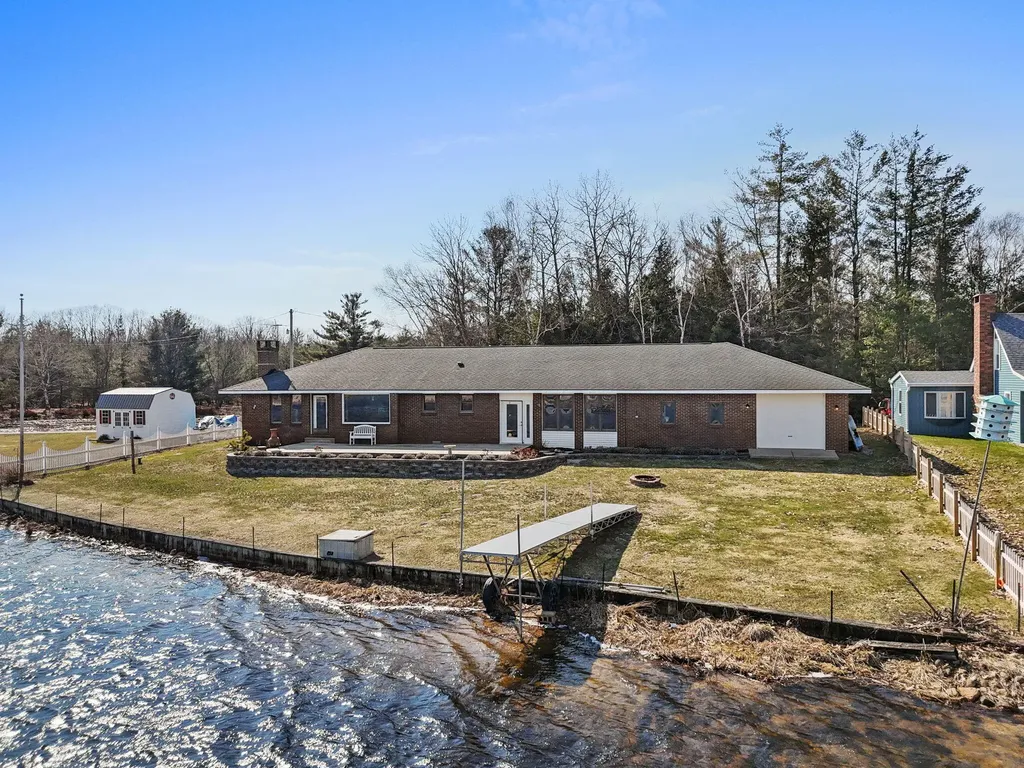 111 S Dana Trail Lake City City MI 49651