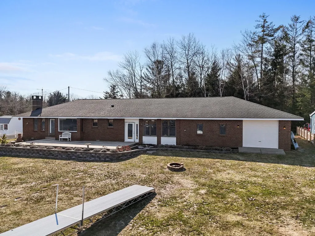 111 S Dana Trail Lake City City MI 49651