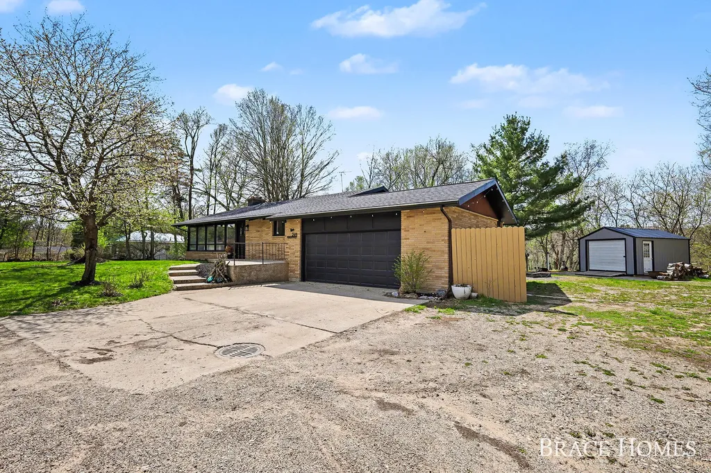 249 Thurman Street Belding City MI 48809
