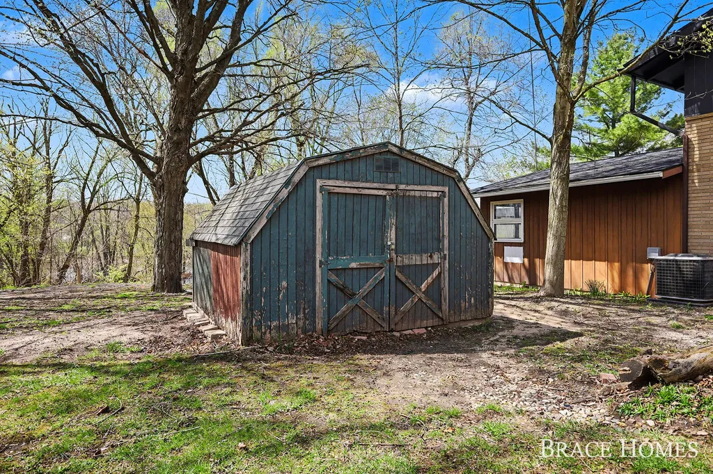 249 Thurman Street Belding City MI 48809