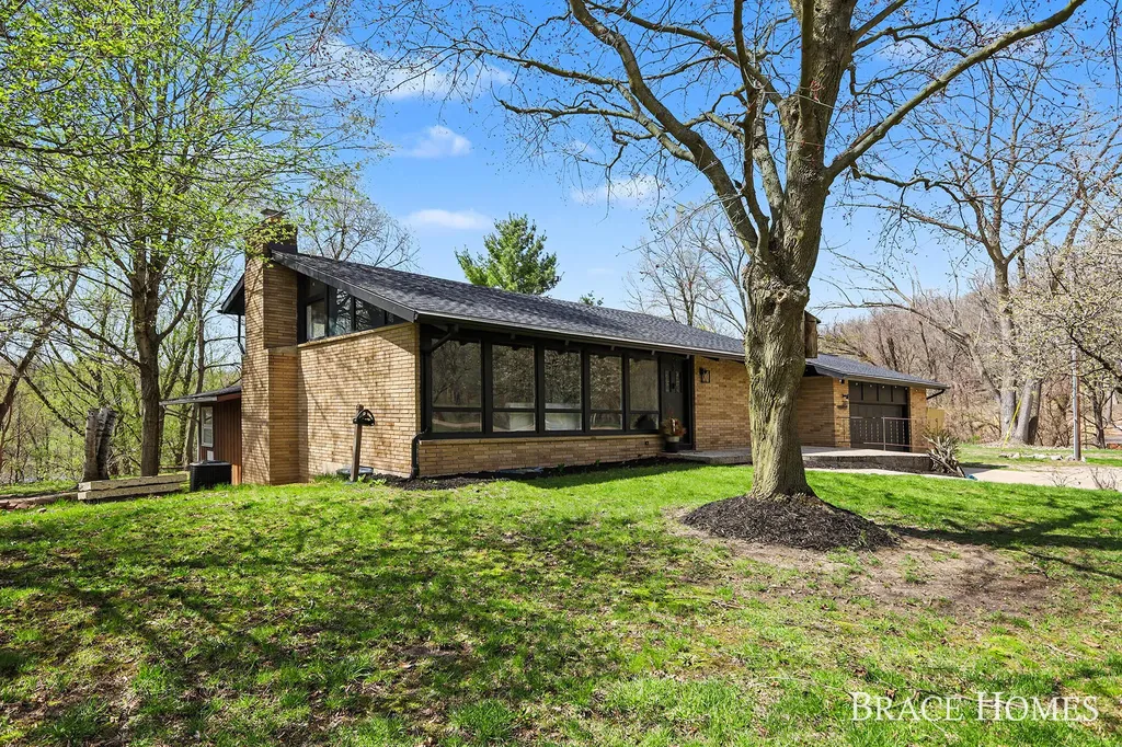 249 Thurman Street Belding City MI 48809