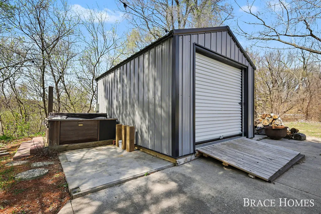 249 Thurman Street Belding City MI 48809