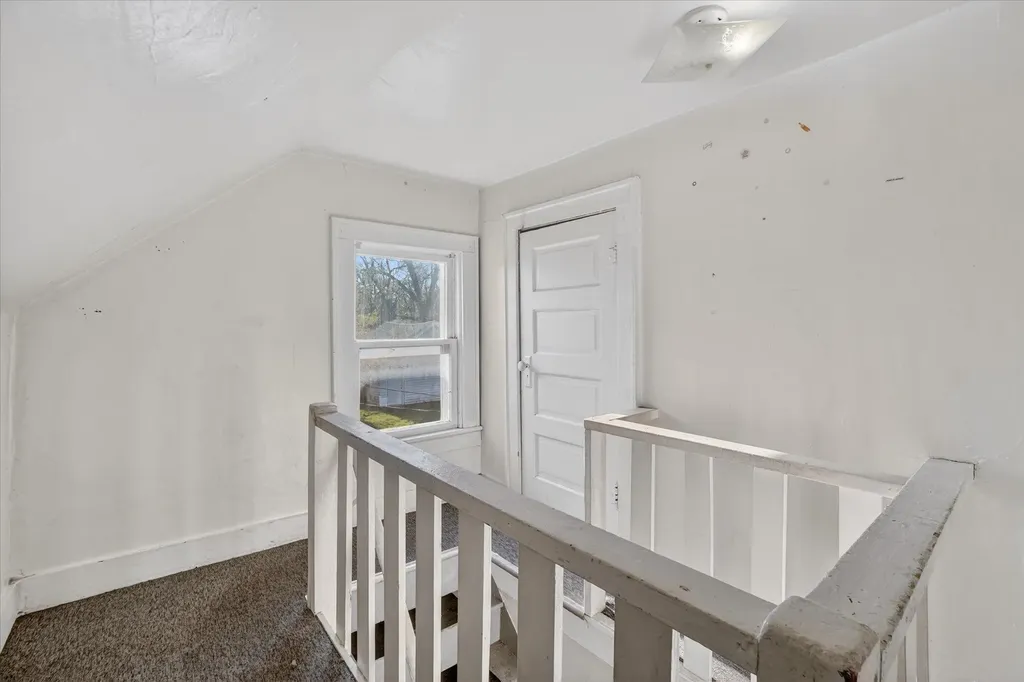 379 E Dale Avenue Muskegon City MI 49442