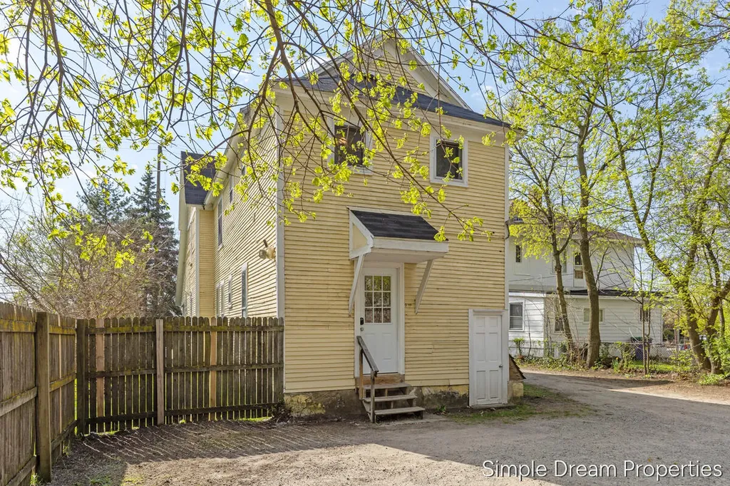 556 Lafayette Avenue SE Grand Rapids City MI 49503