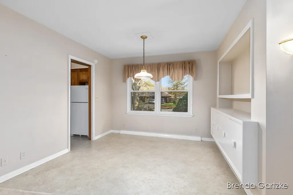 1880 Lynne Lane NW Grand Rapids City MI 49504