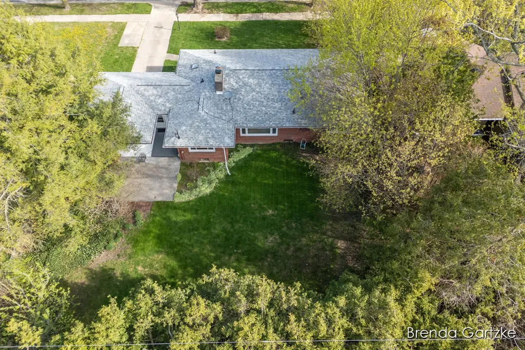 1880 Lynne Lane NW Grand Rapids City MI 49504