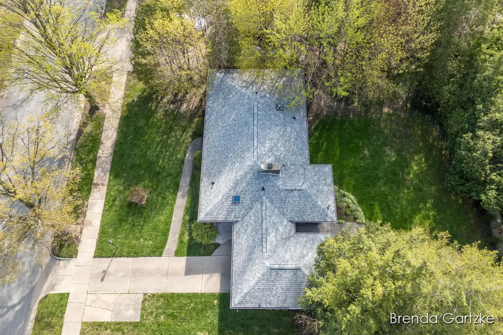 1880 Lynne Lane NW Grand Rapids City MI 49504