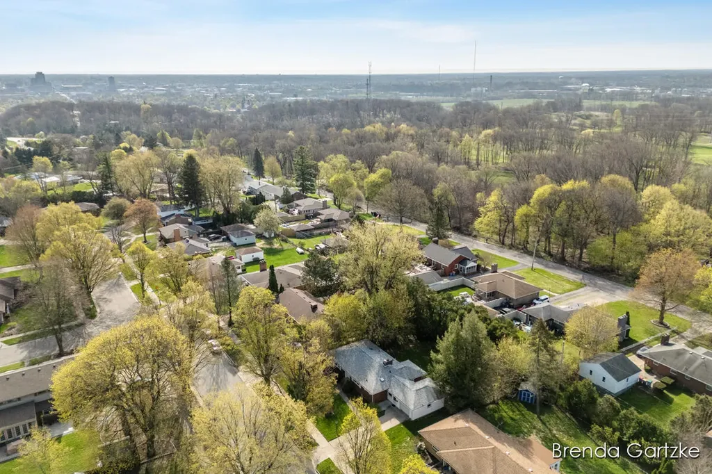 1880 Lynne Lane NW Grand Rapids City MI 49504