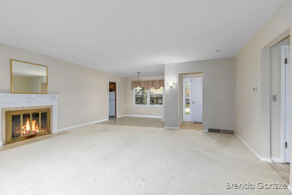 1880 Lynne Lane NW Grand Rapids City MI 49504