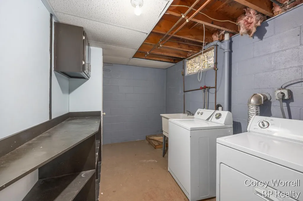 1427 Grant Avenue Grand Haven City MI 49417