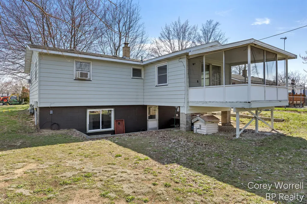 1427 Grant Avenue Grand Haven City MI 49417