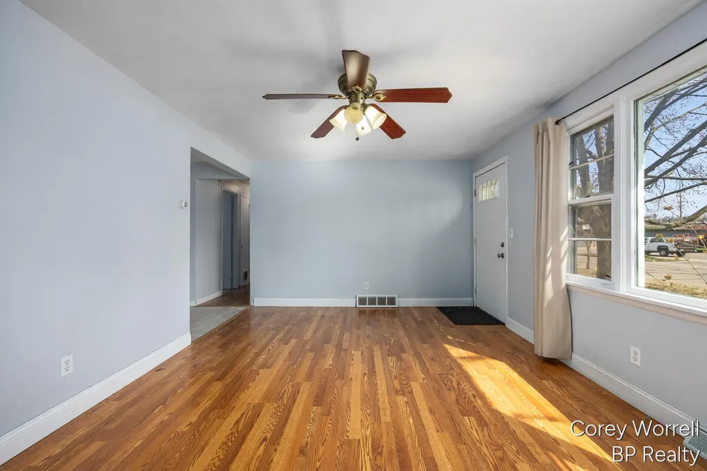 1427 Grant Avenue Grand Haven City MI 49417