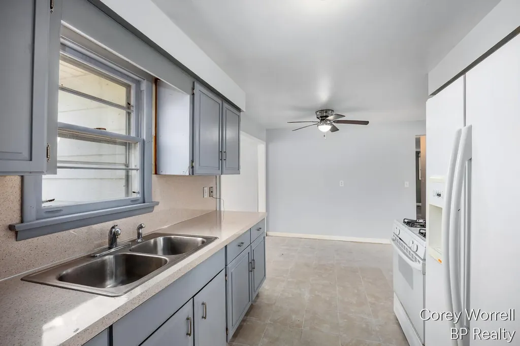 1427 Grant Avenue Grand Haven City MI 49417