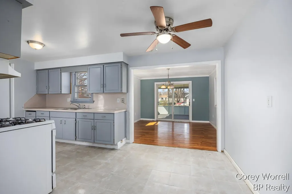 1427 Grant Avenue Grand Haven City MI 49417
