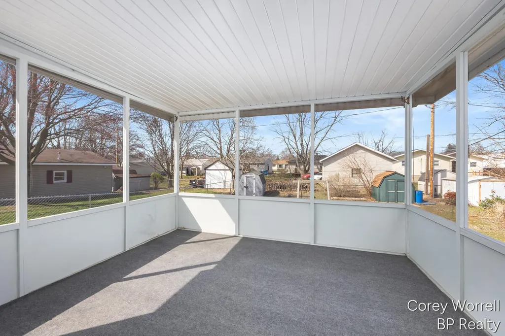 1427 Grant Avenue Grand Haven City MI 49417