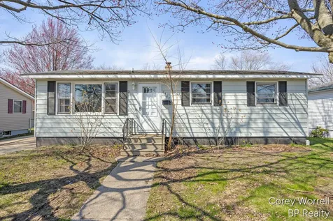1427 Grant Avenue Grand Haven City MI 49417