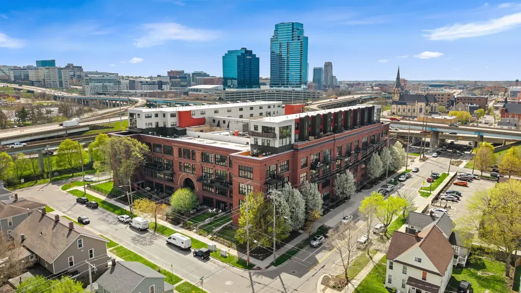 600 Broadway Avenue NW Grand Rapids City MI 49504