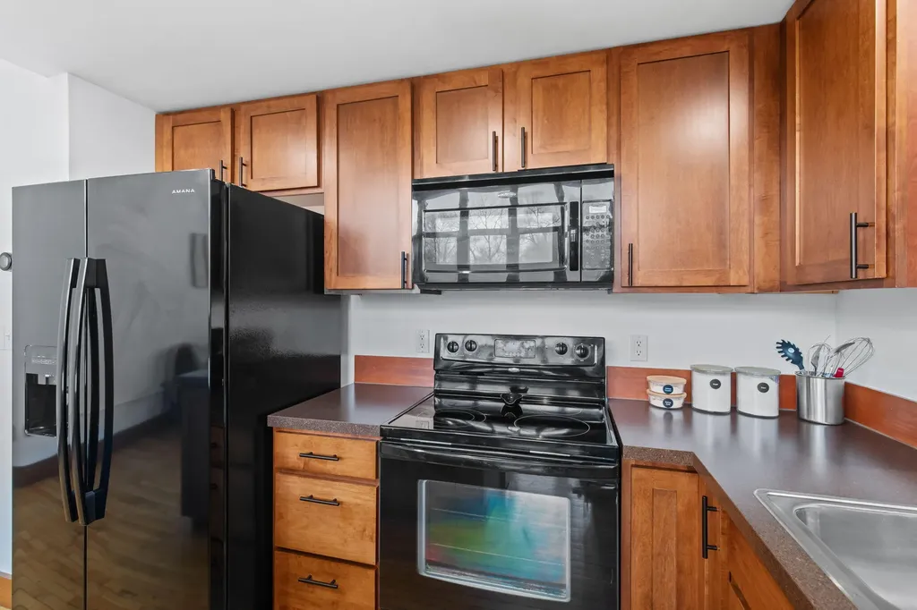 600 Broadway Avenue NW Grand Rapids City MI 49504