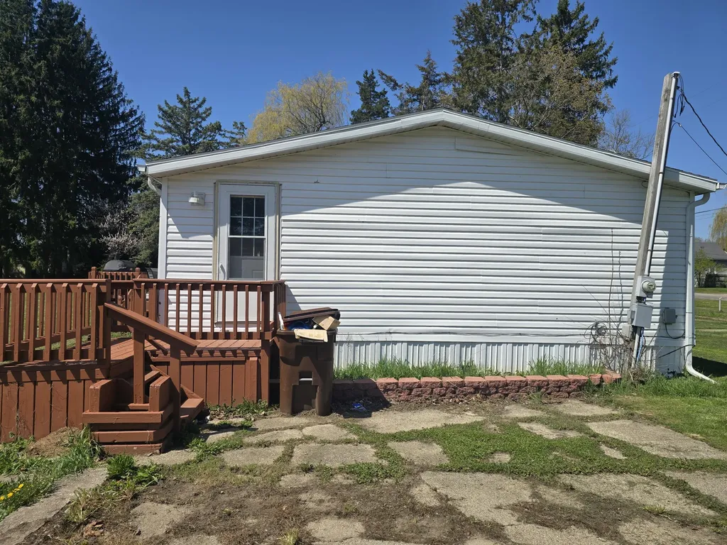 218 E Lake Street Crystal Township MI 48818