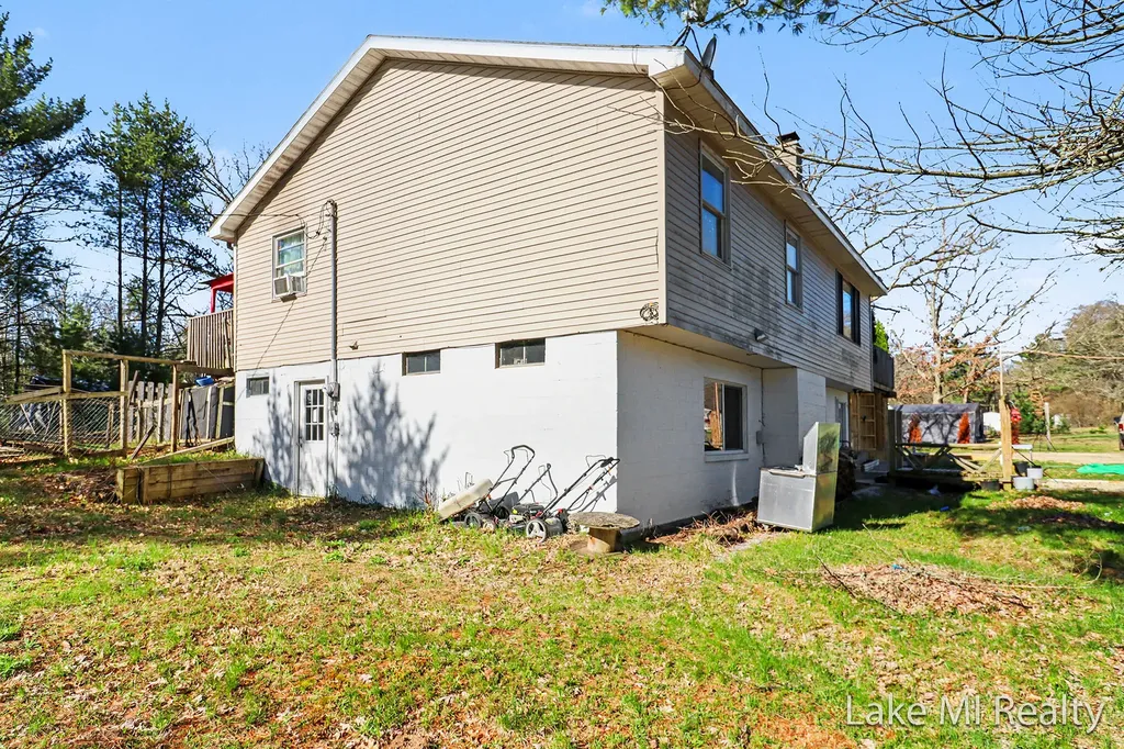 1889 E 40th Street Everett Township MI 49349