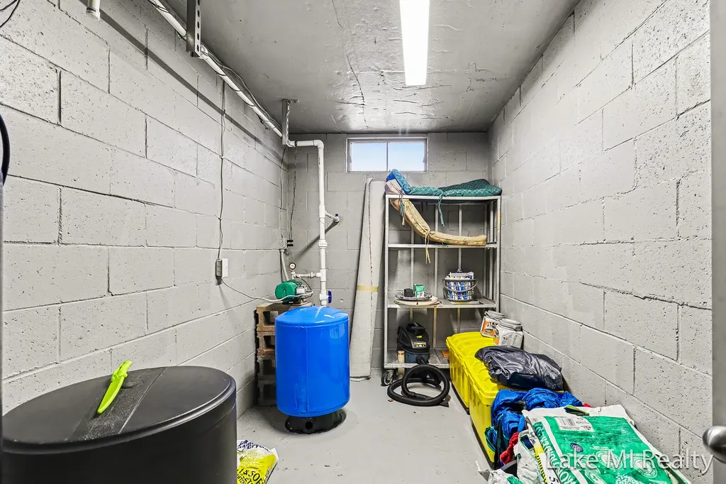 1889 E 40th Street Everett Township MI 49349