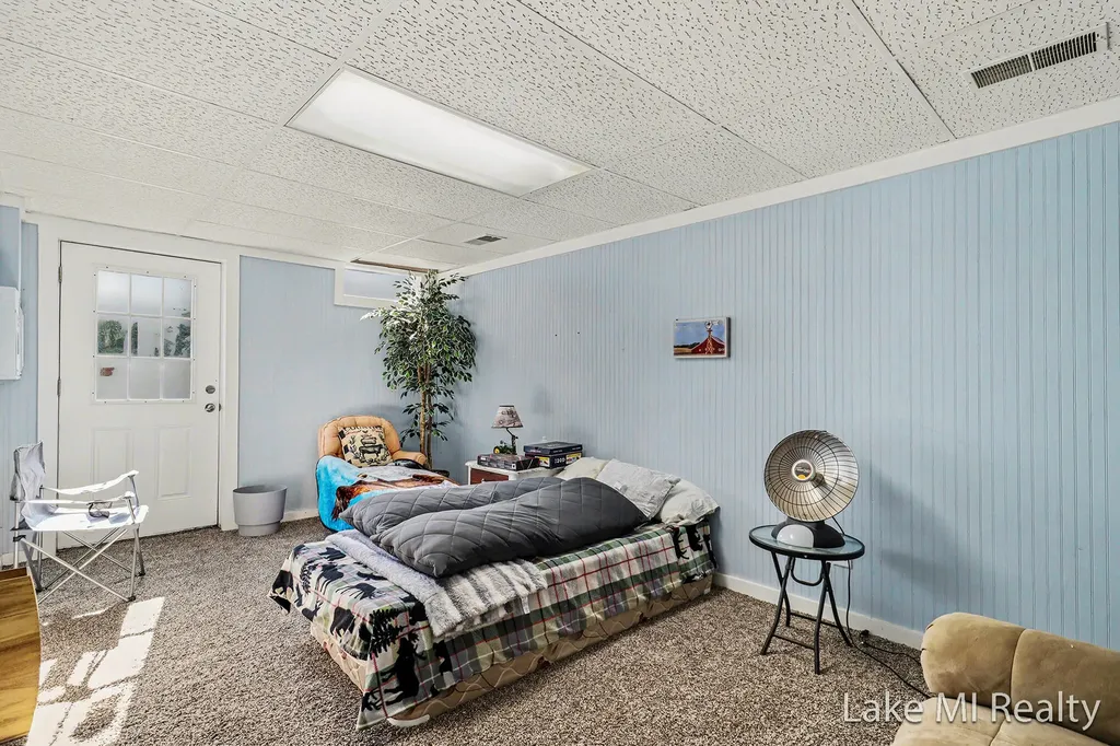 1889 E 40th Street Everett Township MI 49349