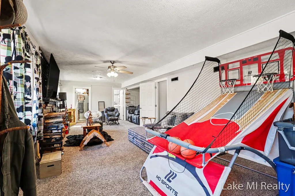1889 E 40th Street Everett Township MI 49349