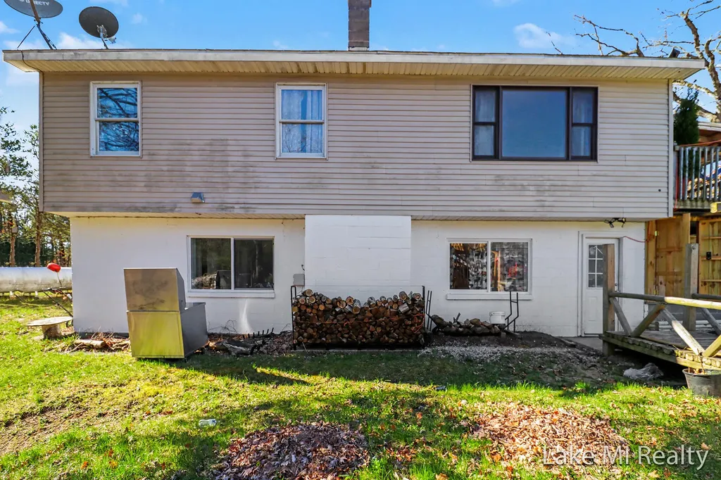 1889 E 40th Street Everett Township MI 49349