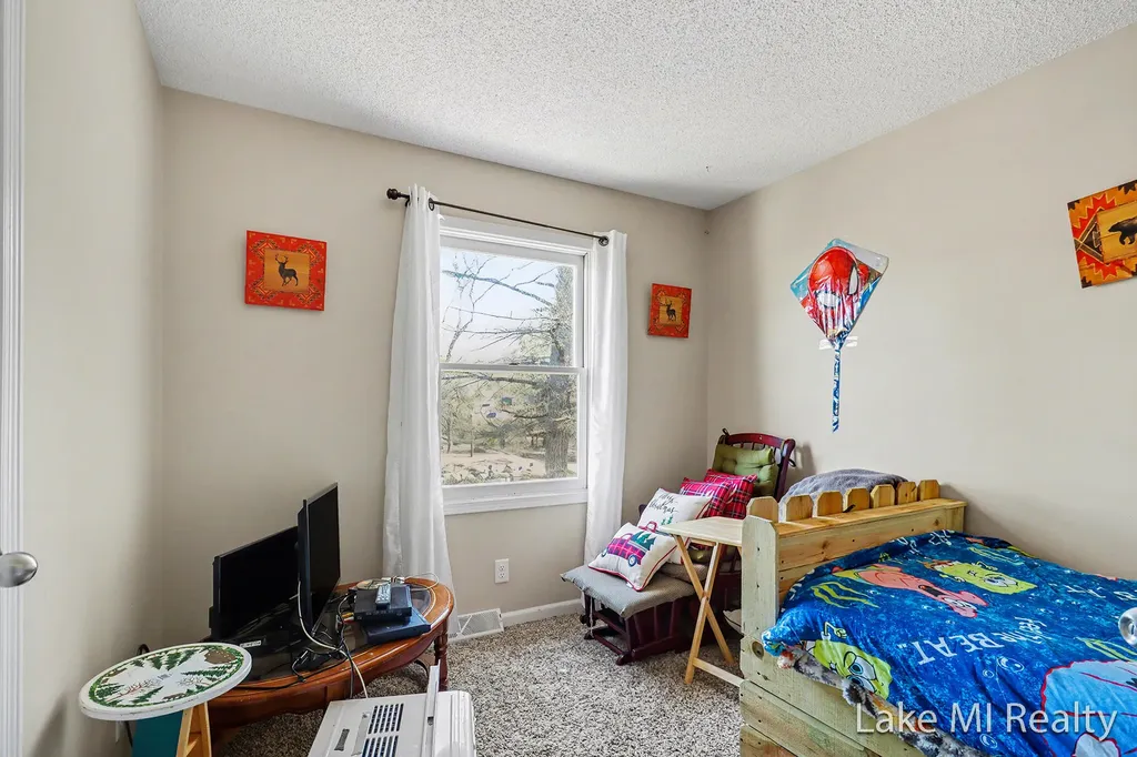 1889 E 40th Street Everett Township MI 49349
