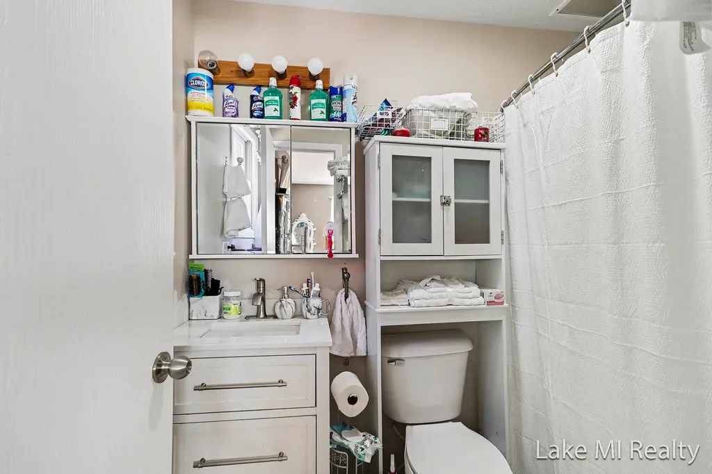 1889 E 40th Street Everett Township MI 49349