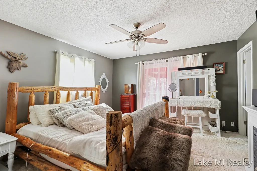 1889 E 40th Street Everett Township MI 49349