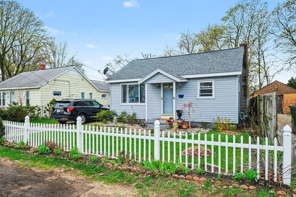 1267 Graf Street Muskegon City MI 49442