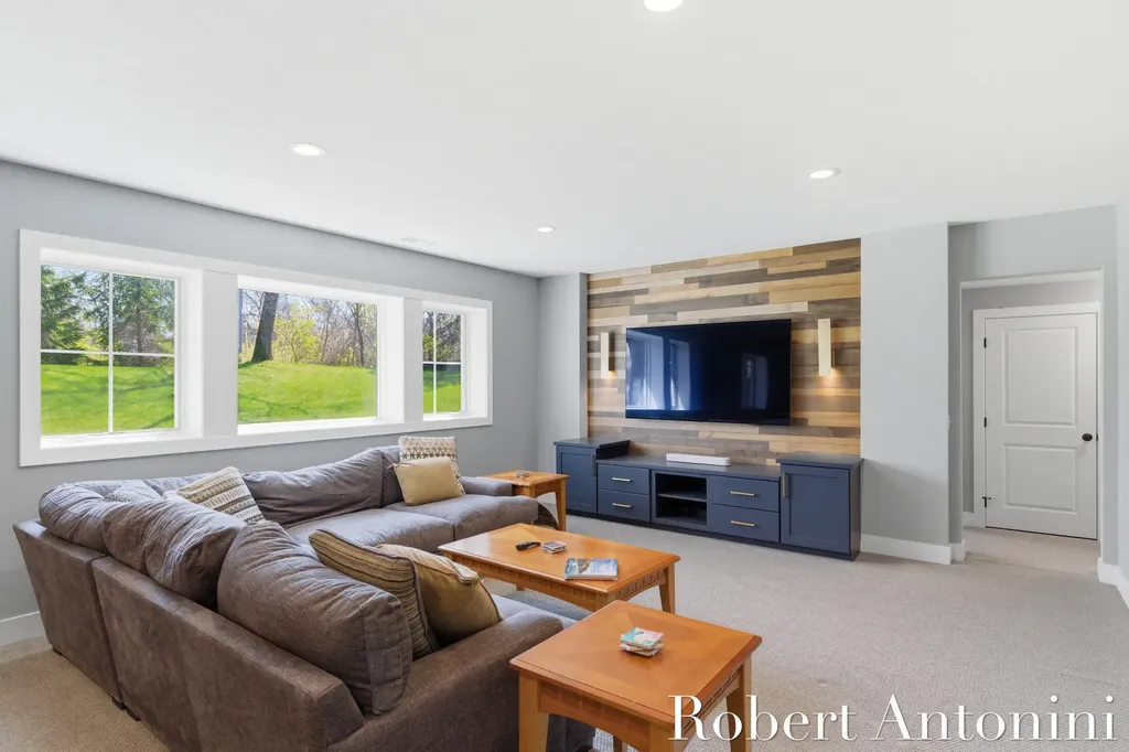 2352 Lake Birch Court NE Grand Rapids Charter Township MI 49525