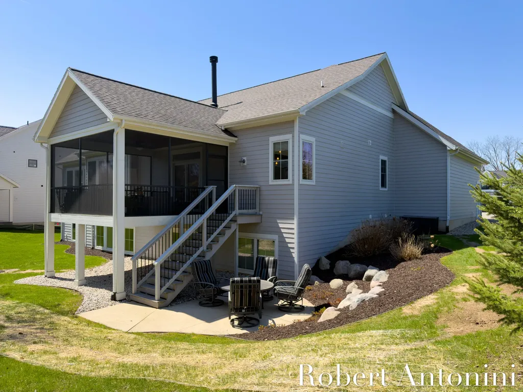 2352 Lake Birch Court NE Grand Rapids Charter Township MI 49525
