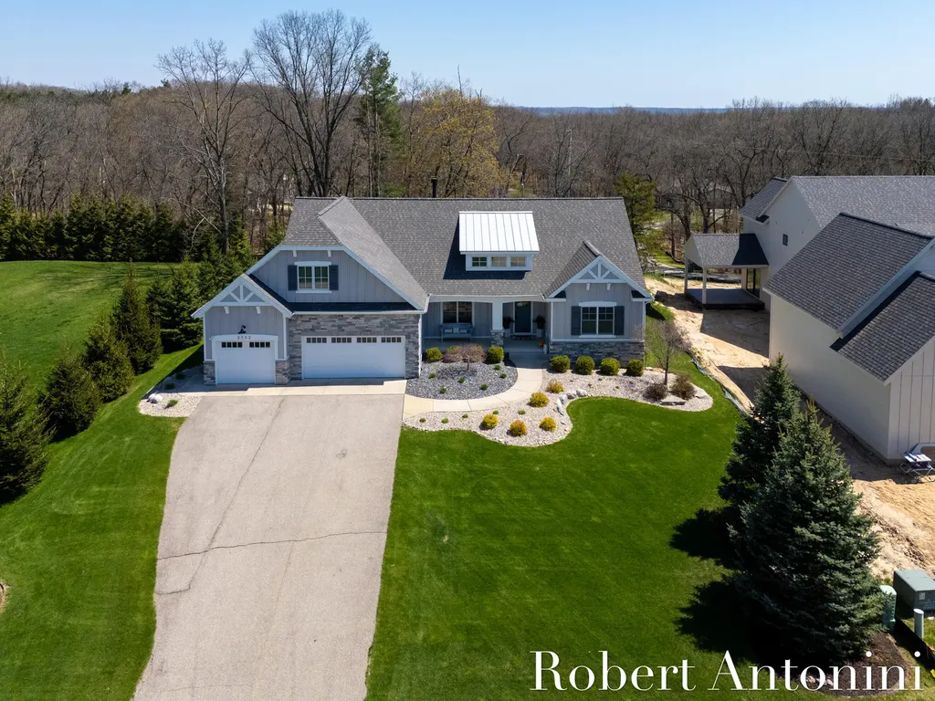 2352 Lake Birch Court NE Grand Rapids Charter Township MI 49525