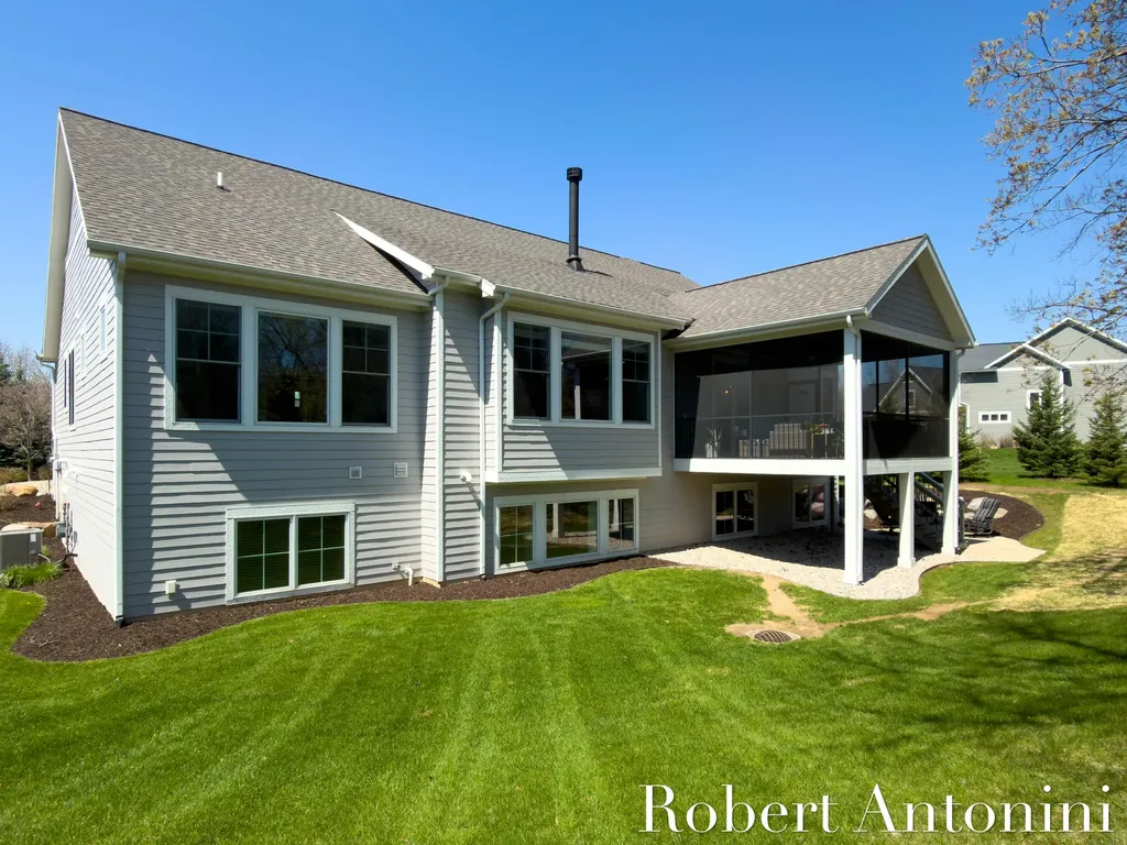 2352 Lake Birch Court NE Grand Rapids Charter Township MI 49525
