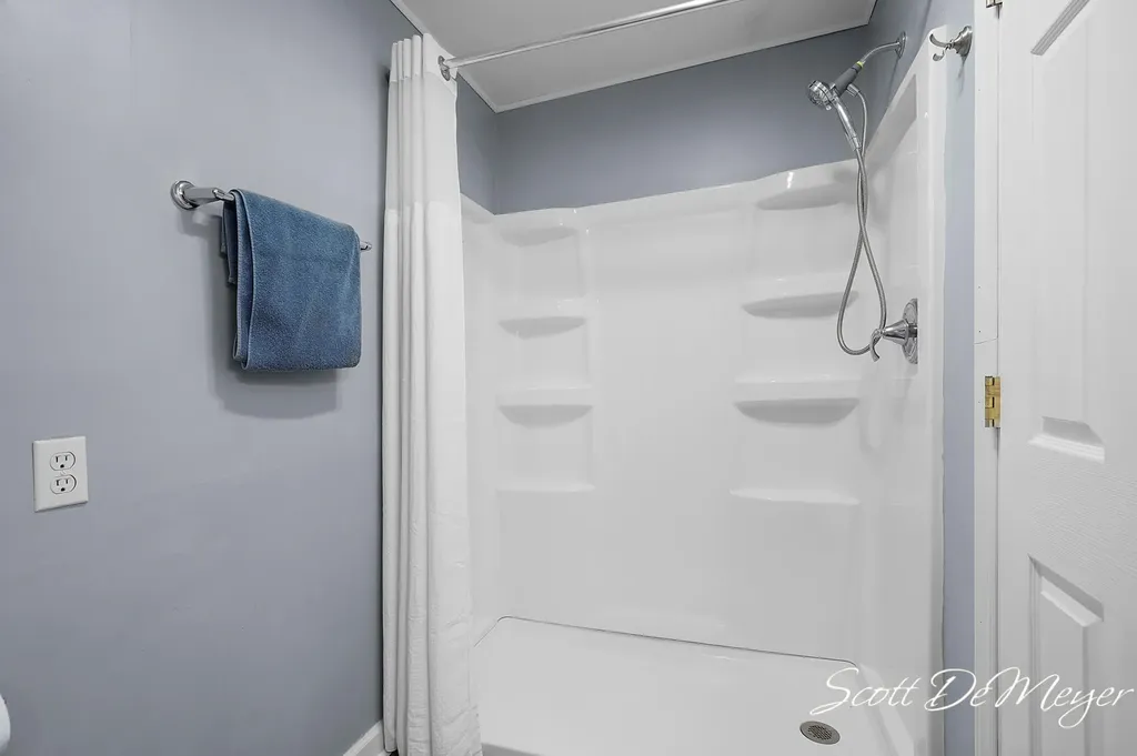 604 N Shore Drive Crystal Township MI 48818