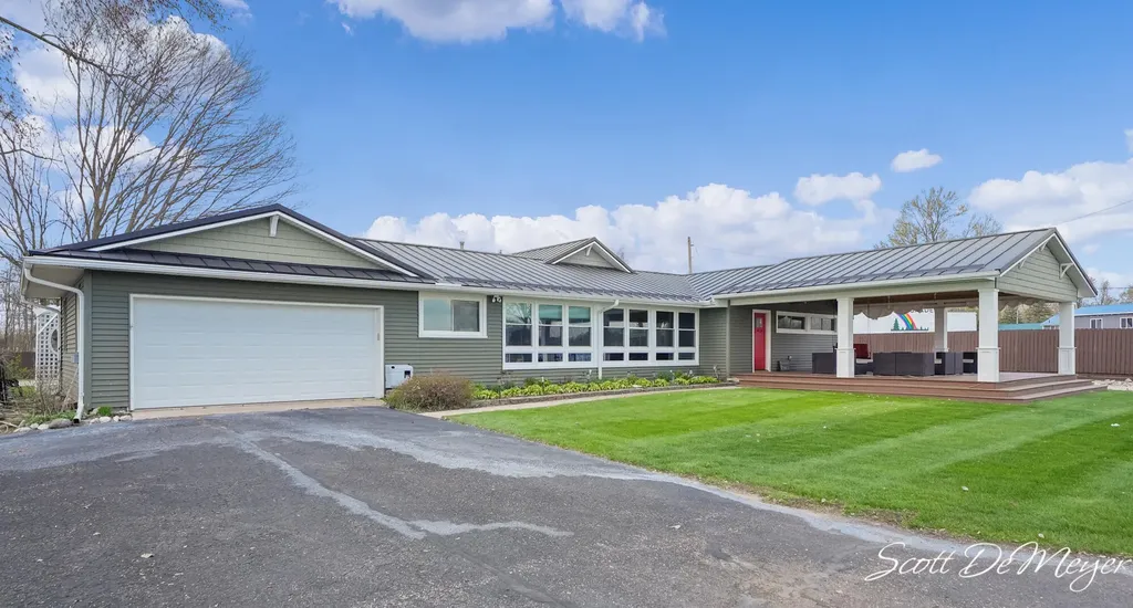 604 N Shore Drive Crystal Township MI 48818