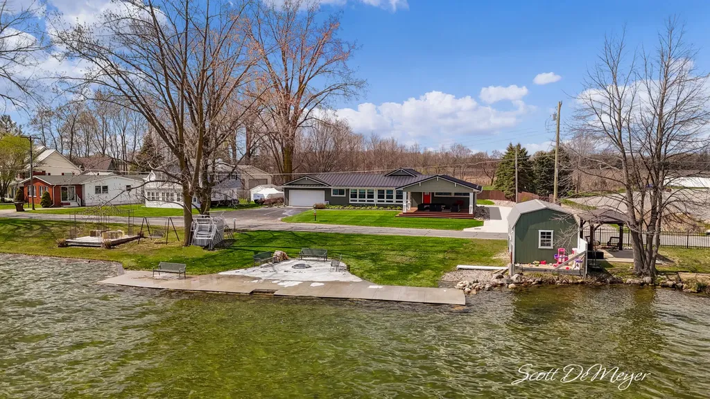 604 N Shore Drive Crystal Township MI 48818