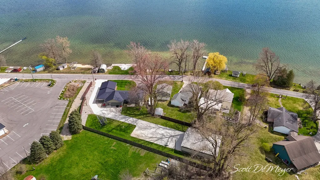 604 N Shore Drive Crystal Township MI 48818