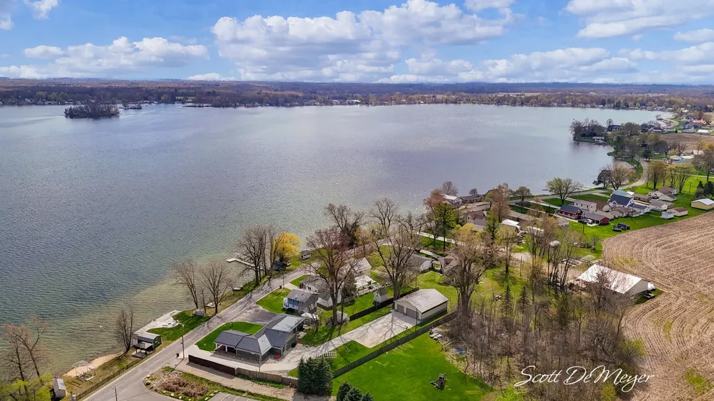604 N Shore Drive Crystal Township MI 48818