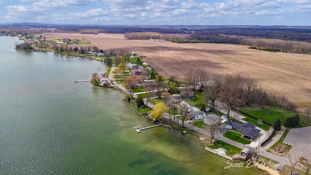 604 N Shore Drive Crystal Township MI 48818