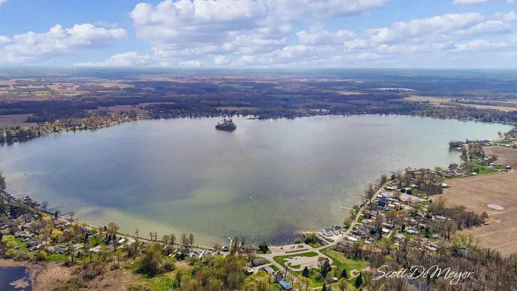 604 N Shore Drive Crystal Township MI 48818