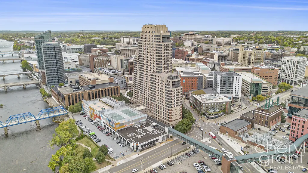 158 Campau Circle NW Grand Rapids City MI 49503