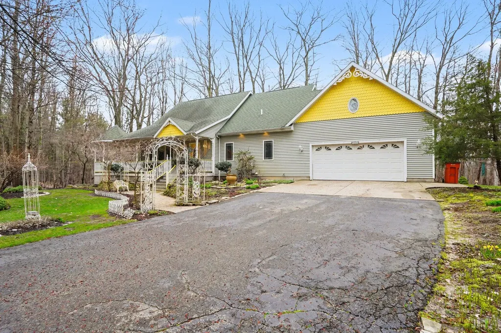 13240 Olin Woods Drive Solon Township MI 49345