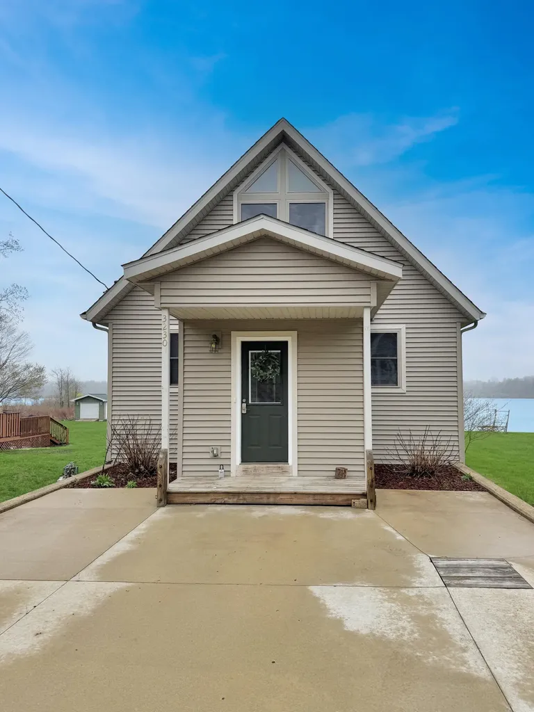 3230 Lakeview Drive Monterey Township MI 49010